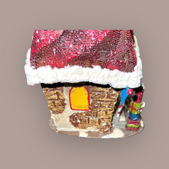 Santa’s Workshop’ 9” Metal Tea Light Display - Picture 11 of 16